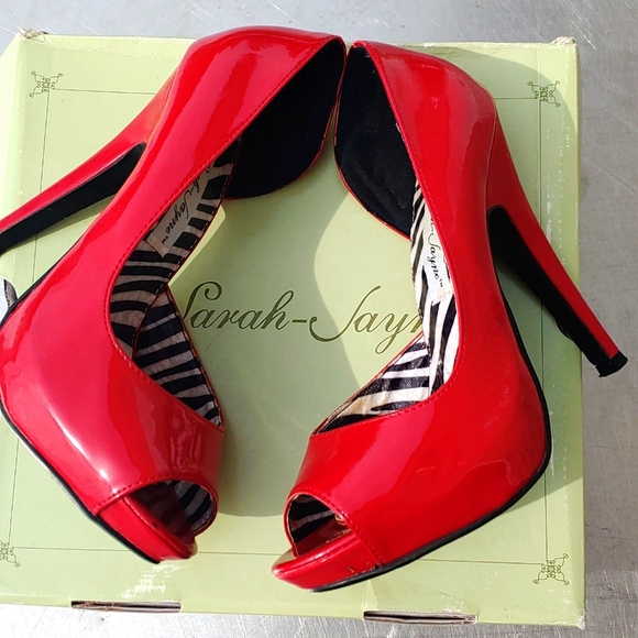 Red peep toe heels - Picture 2 of 4